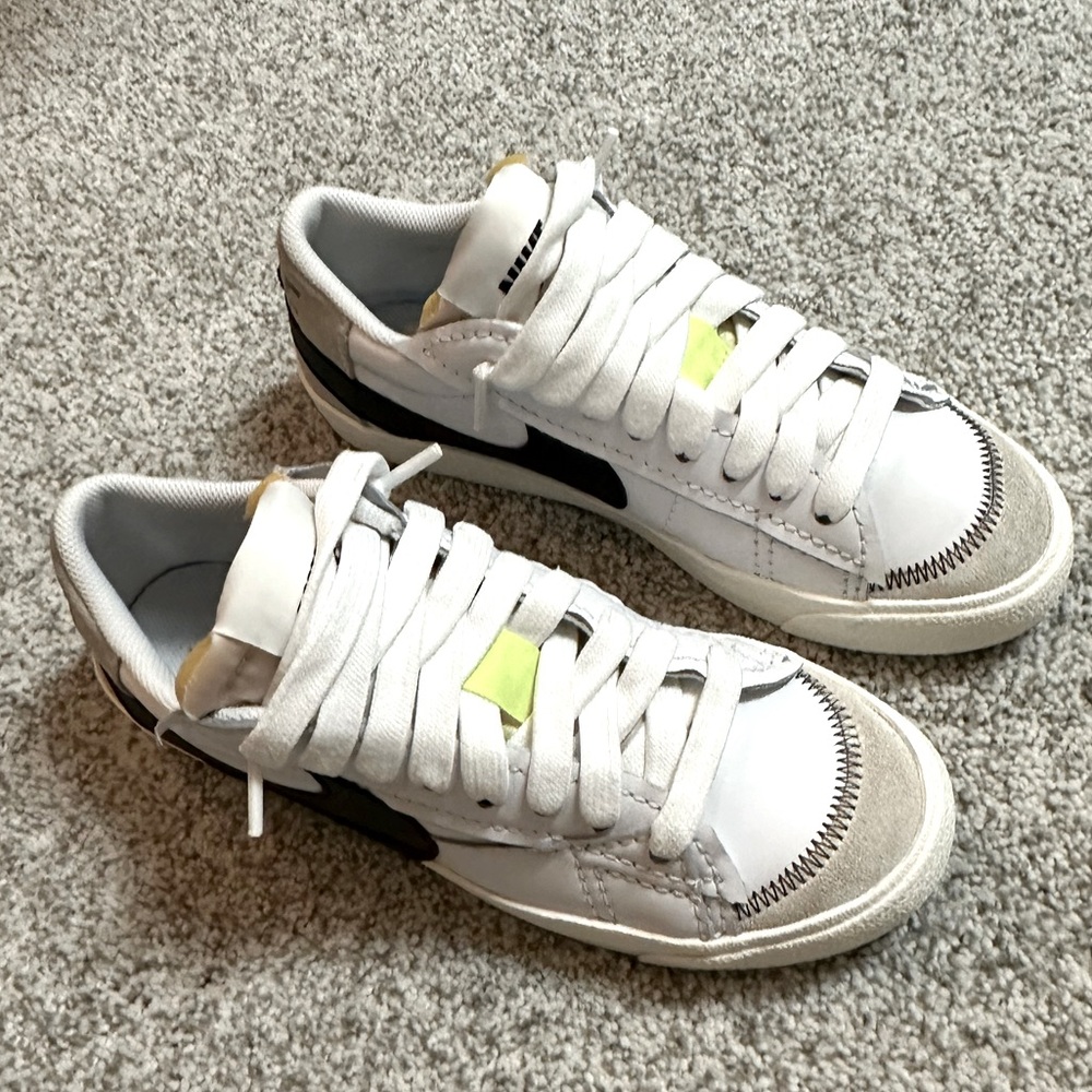 Nike Blazer Low ‘77 Jumbo Sneaker
